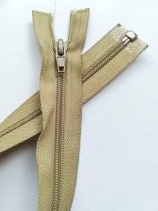 Zamki błyskawiczne żyłkowe 45 cm 25sztuk