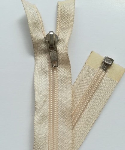 zamki 45 jasno beżowy.jpg