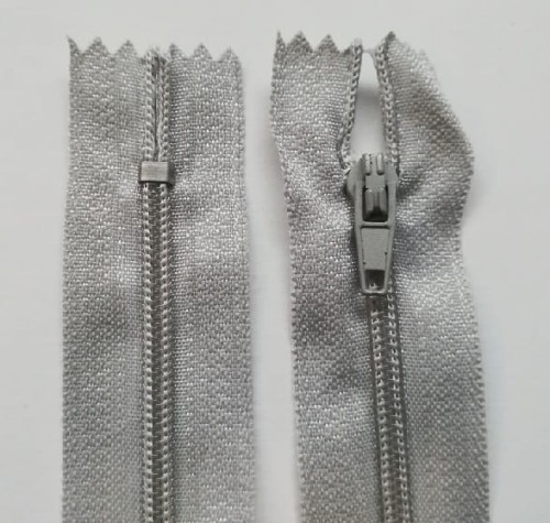 zamek błyskawiczny spiralny 18 kord, jasno szary kolor 154.jpg