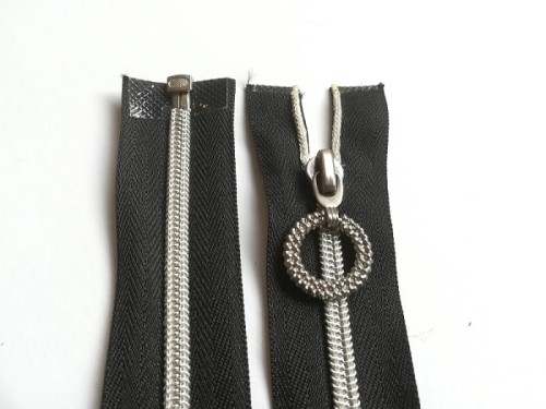 zamki błyskawiczne rozdzielcze srebrna żyłka.jpg