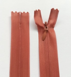 Zamek błyskawiczny żyłkowy kryty 22cm nierozdzielczy 20szt.