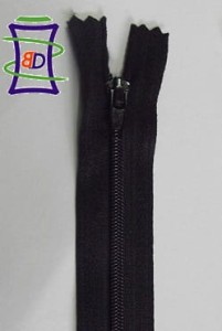 Zamki błyskawiczne żyłkowe nierozdzielcze 16cm z kordem op.50szt.  